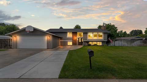 Photo of 1733 Bismark St, Richland, WA 99354 (MLS # 294715)