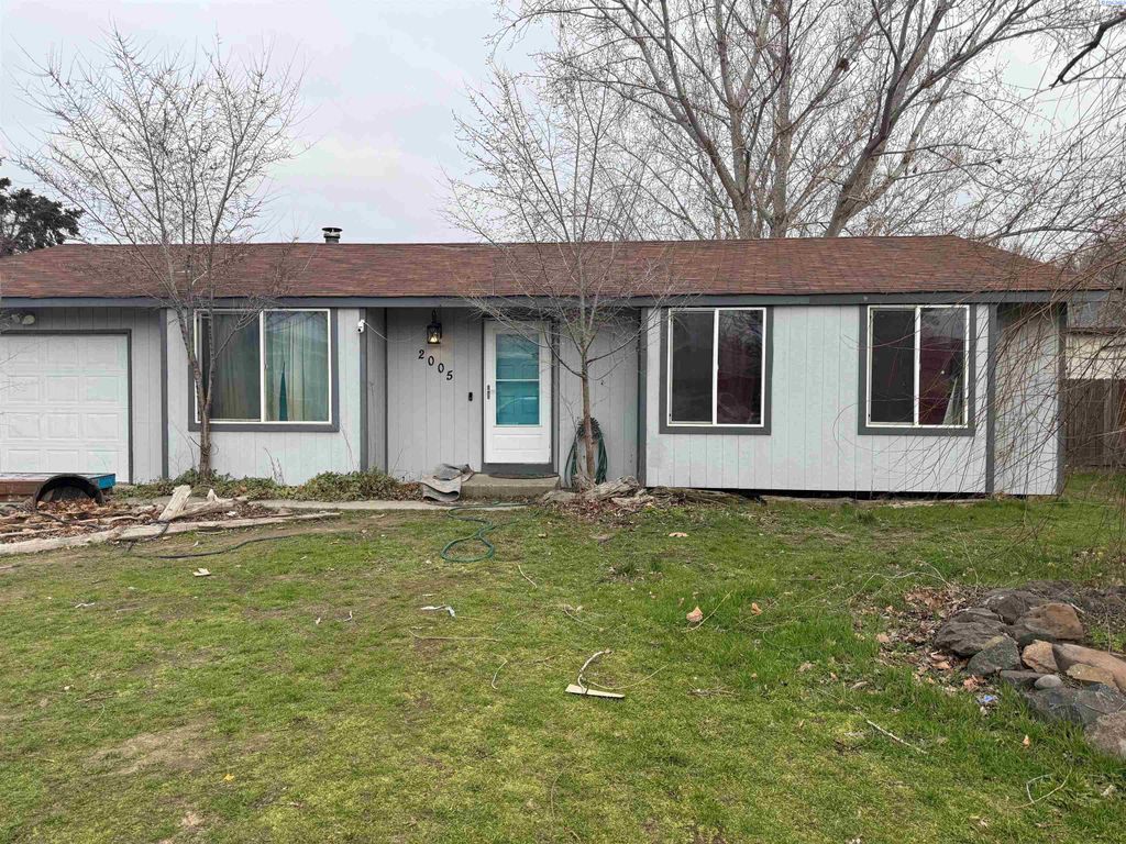 Photo of 2005 S Tacoma St, Kennewick, WA 99337 (MLS # 290604)