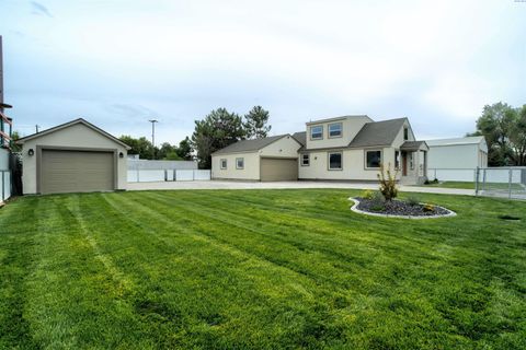 Photo of 1336 Florida Ave, Richland, WA 99352 (MLS # 286497)