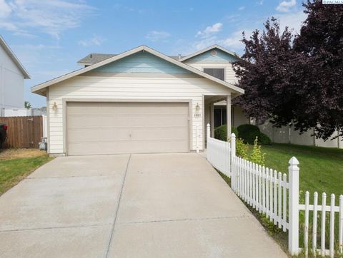 Photo of 4003 Dartmoor Ln, Pasco, WA 99301 (MLS # 293909)