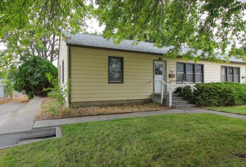 Photo of 717 Taylor Street, Richland, WA 99352 (MLS # 287856)