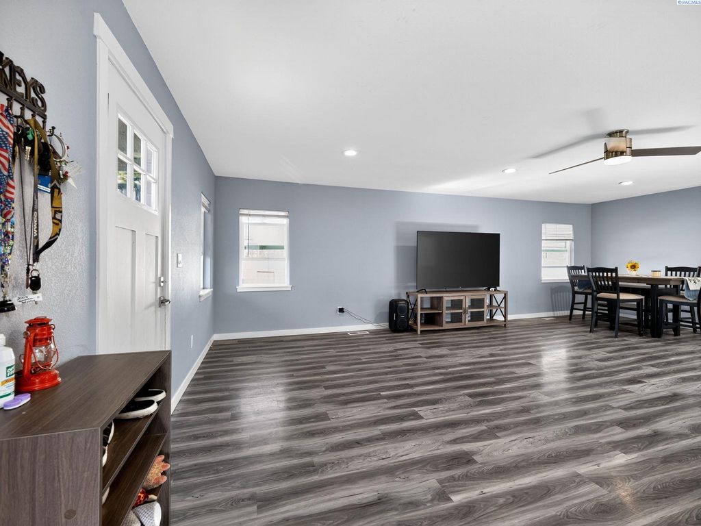 Photo of 234 Avery St, Walla Walla, WA 99362 (MLS # 287606)