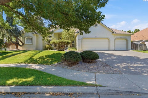 Photo of 143 W Mesa Drive, Richland, WA 99352 (MLS # 295502)