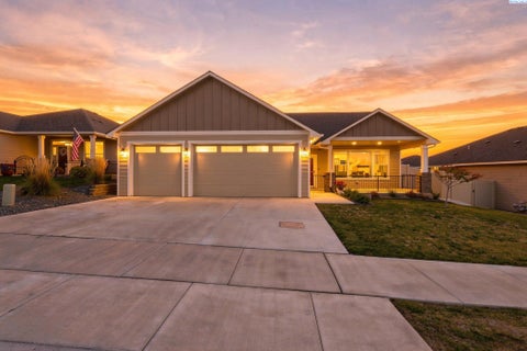 Photo of 3742 S Van Buren Pl, Kennewick, WA 99338 (MLS # 296375)