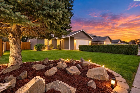 Photo of 6408 Fenway Dr, Pasco, WA 99301 (MLS # 297158)