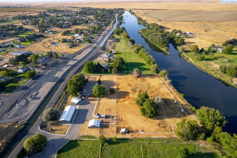 Photo of 96305 N Yakima River Dr, West Richland, WA 99353 (MLS # 296348)