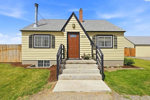 Photo of 1904 Road 64, Pasco, WA 99301 (MLS # 294137)