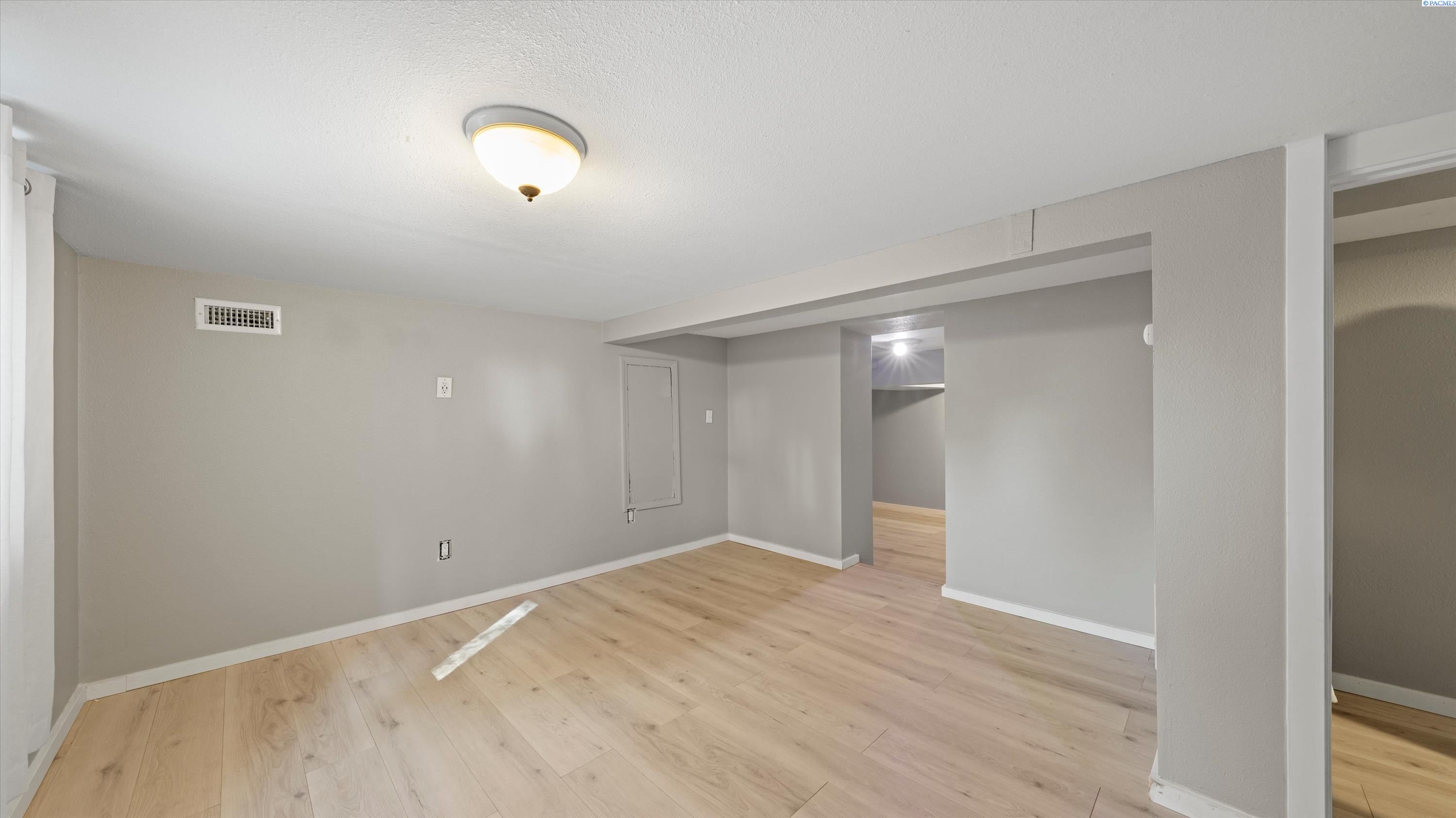 215 N 12th Ave - Photo 3