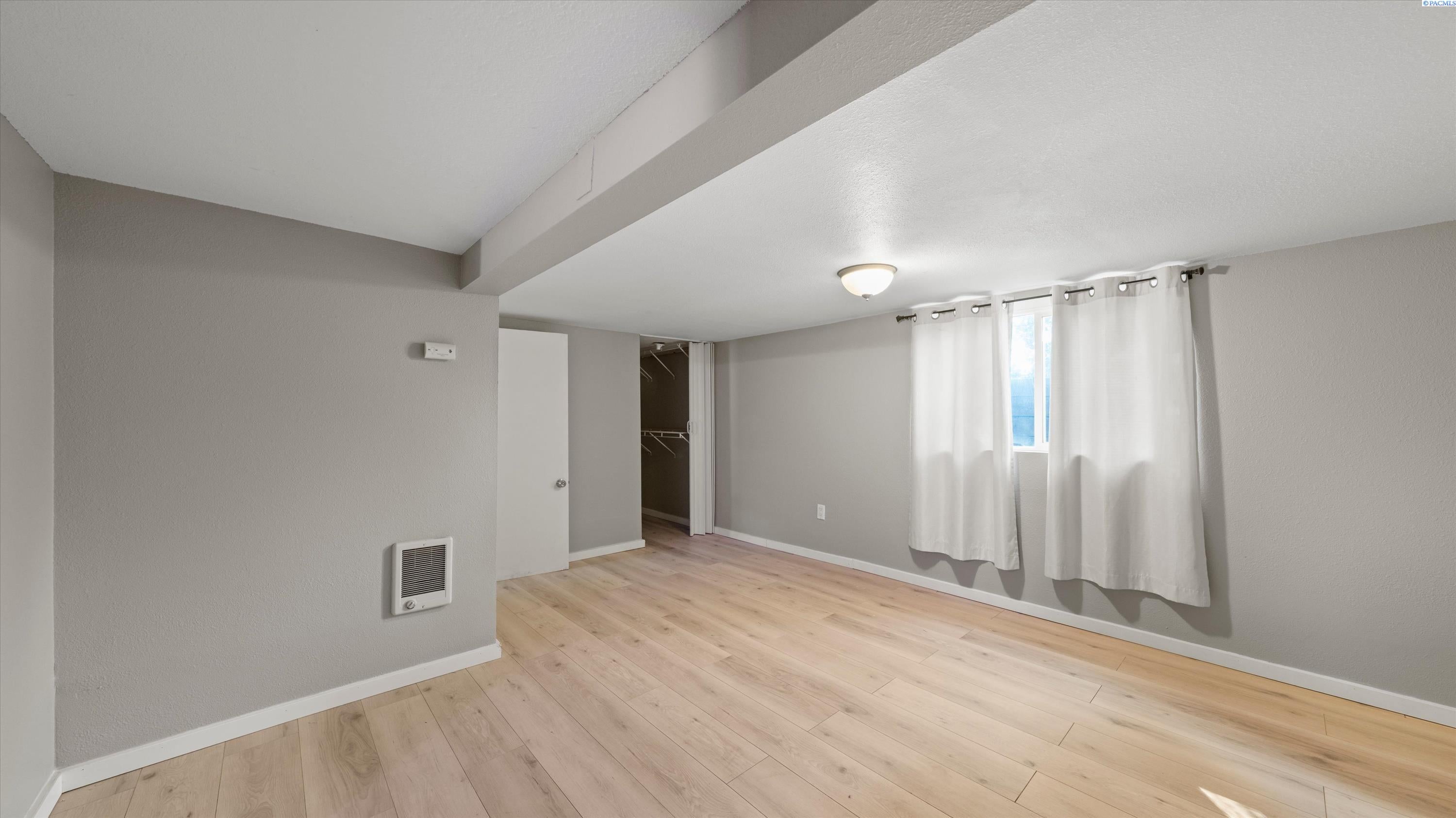 215 N 12th Ave - Photo 4
