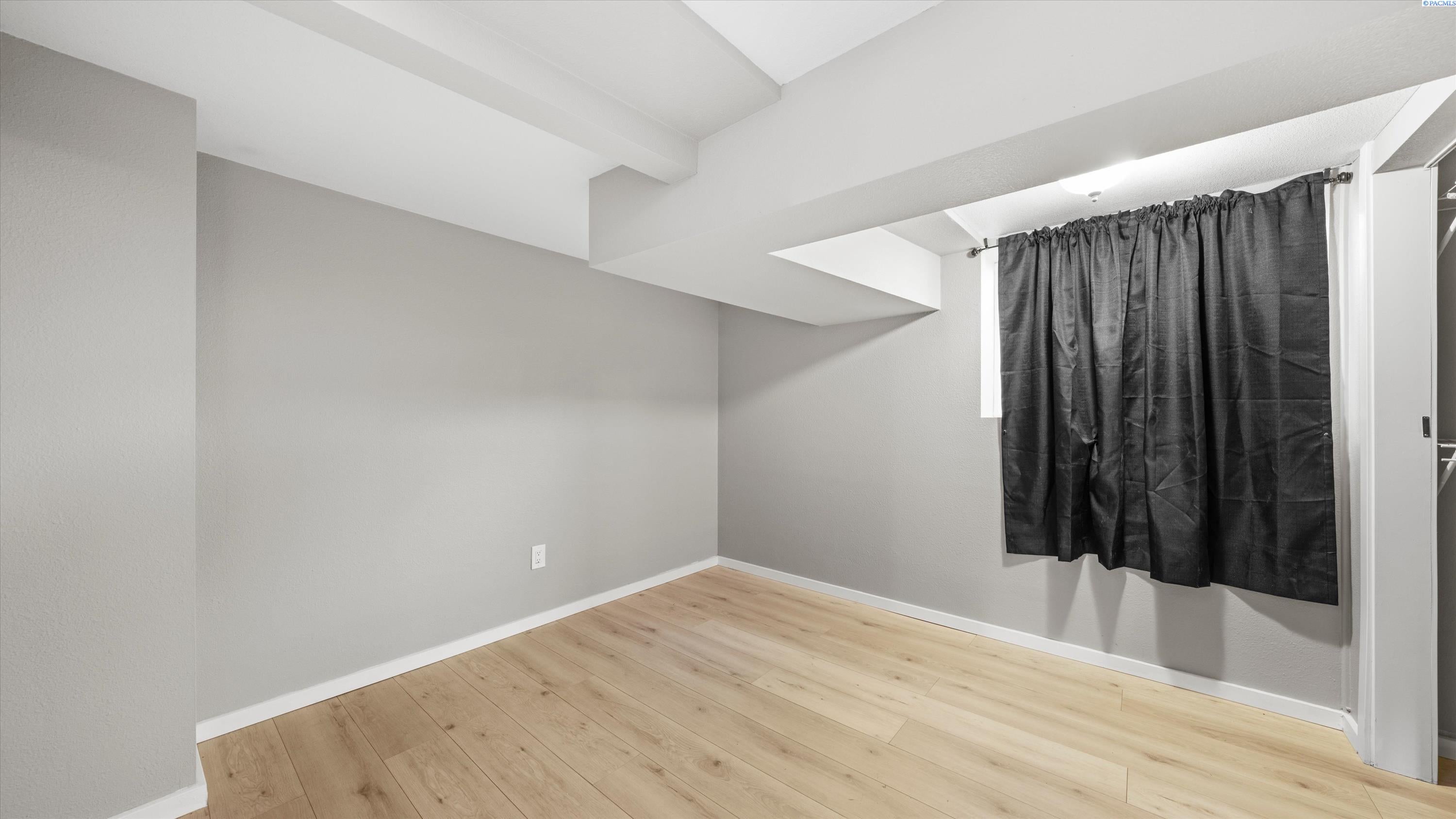 IDX 4 215 N 12th Ave