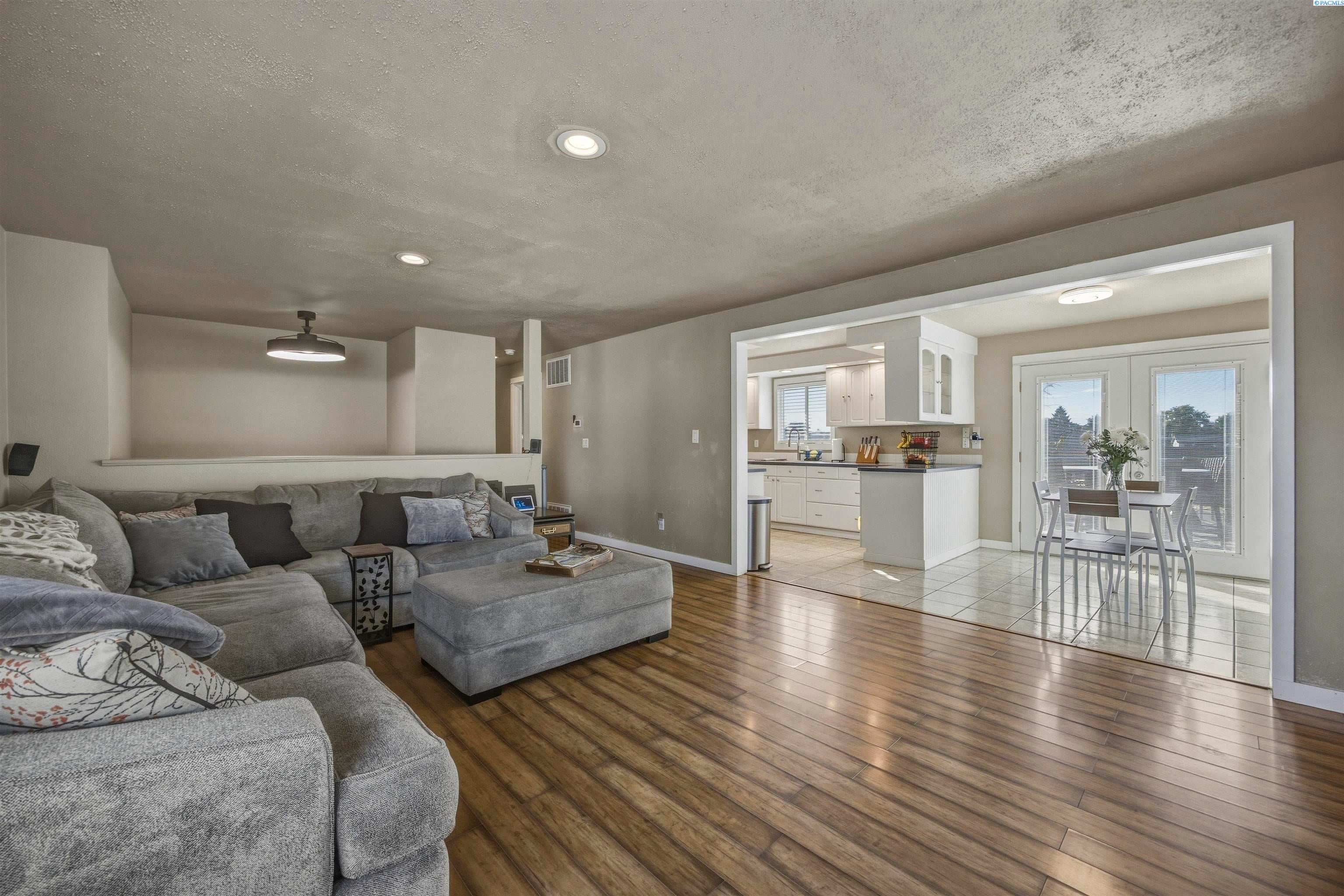 5121 W Margaret Street