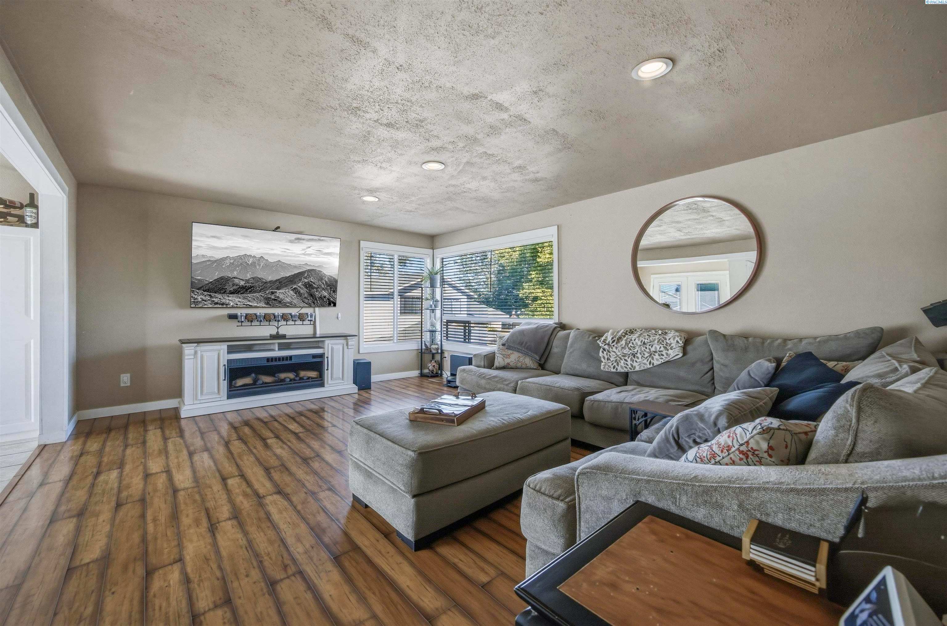 5121 W Margaret Street