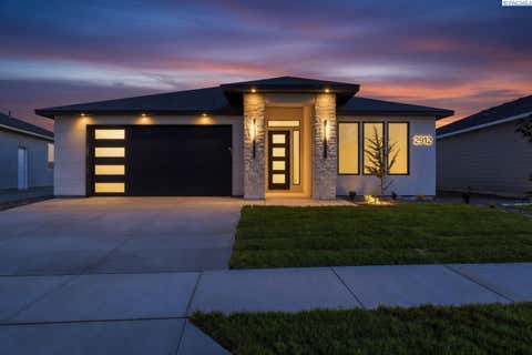 Photo of 2912 Meadowlark Ave, Richland, WA 99352 (MLS # 294571)