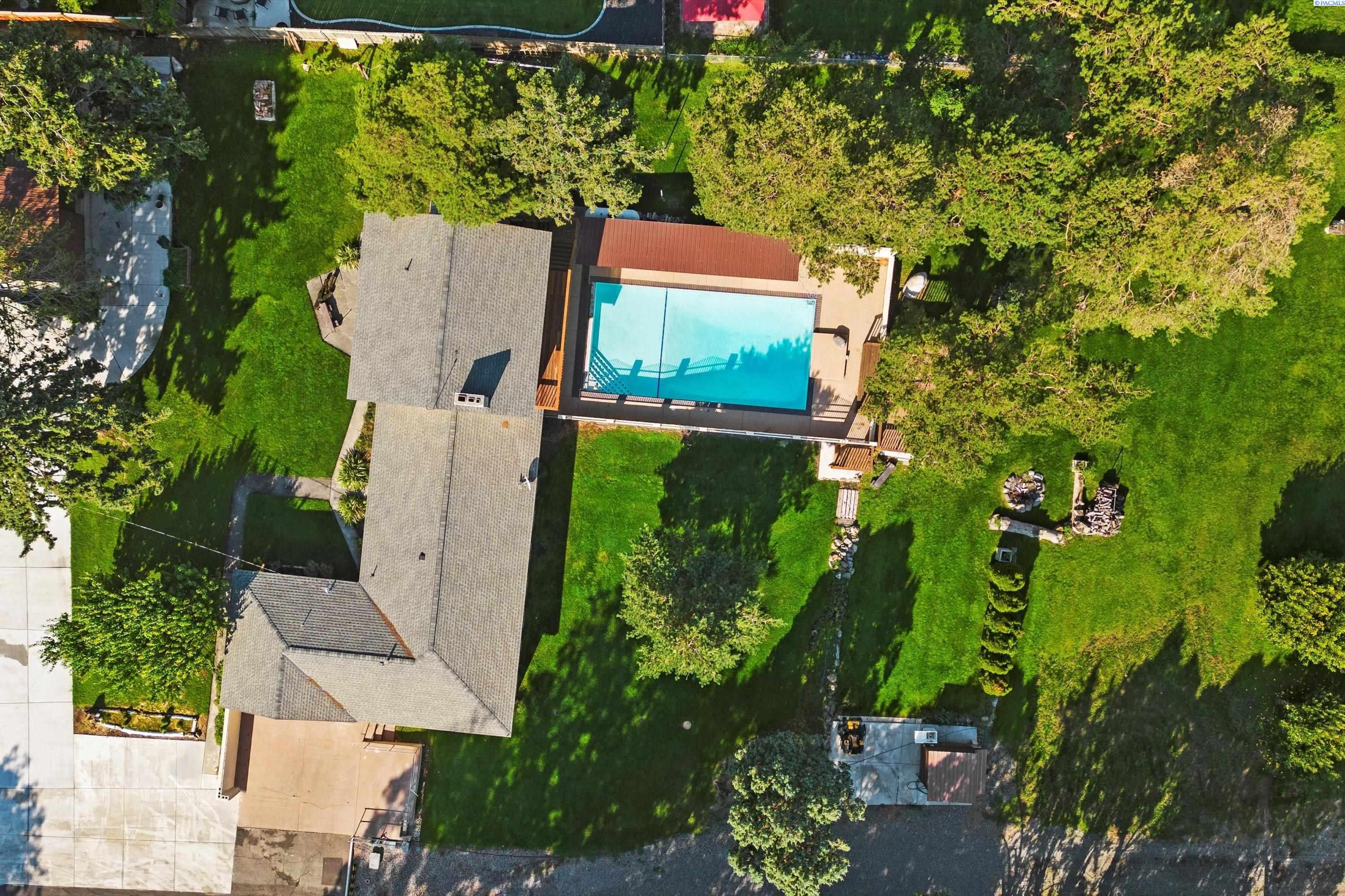 1229 N Yost - Photo 2