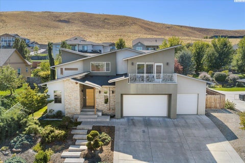 Photo of 2207 W 50th Ave, Kennewick, WA 99337 (MLS # 296120)