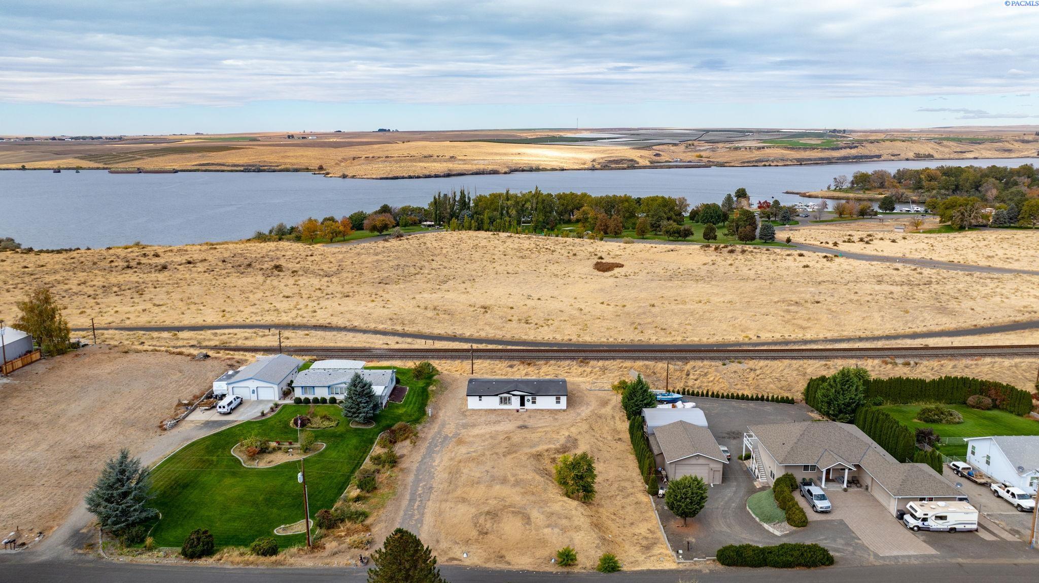 IDX 2 117 Lakeview Dr.