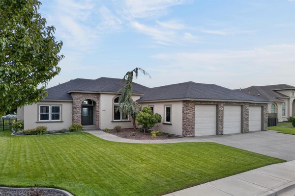 1642 SICILY LN, RICHLAND, WA 99352 - Image 15d642611f9144fcb1ab1b7481c2f3ca/1470015938