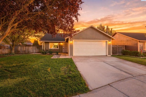 Photo of 517 S Perry Ct, Kennewick, WA 99336 (MLS # 296695)