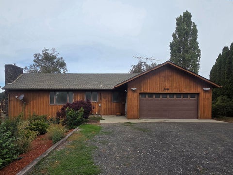 Photo of 308 N Roberts RD, Oakesdale, WA 99158 (MLS # 296453)