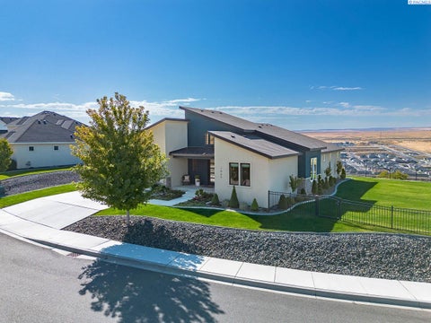 Photo of 7095 W 23rd Avenue, Kennewick, WA 99338 (MLS # 296550)