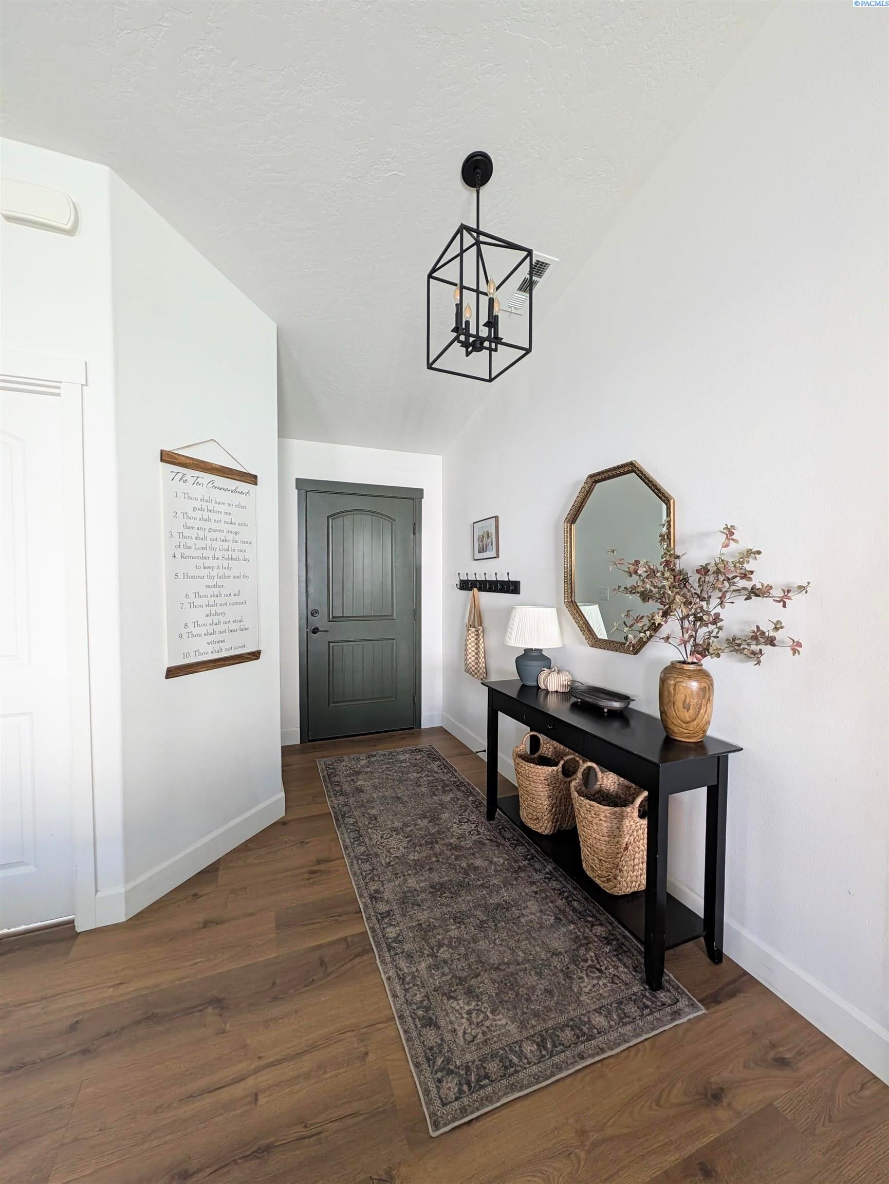 IDX 2 7905 Cariboo Drive