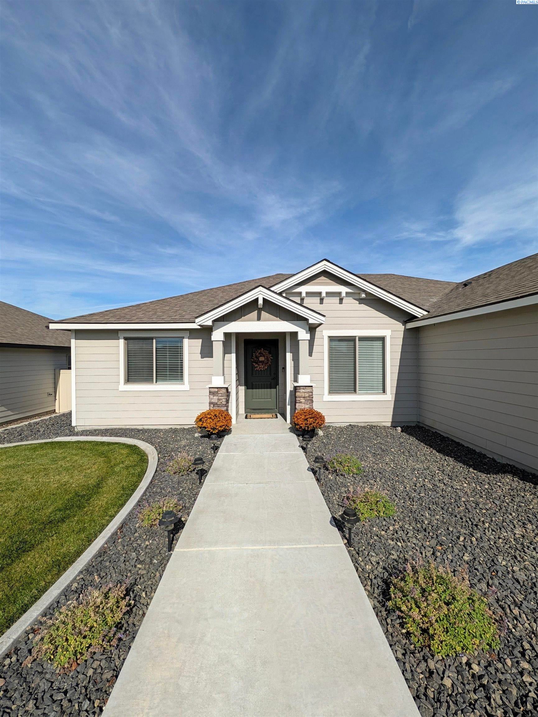 IDX 1 7905 Cariboo Drive