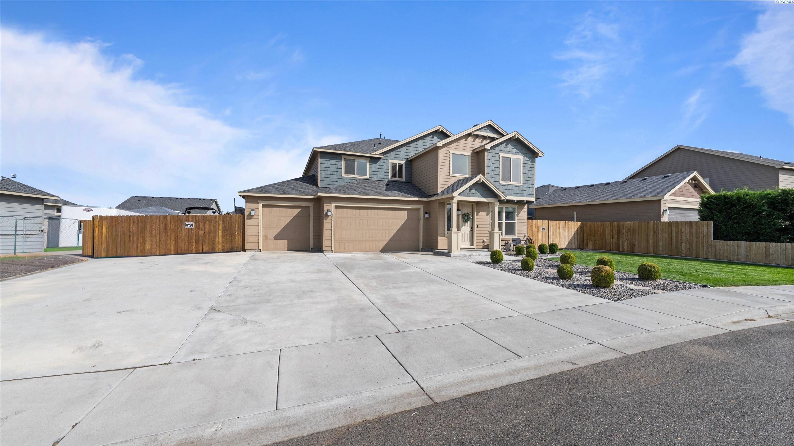IDX 4 3817 Des Moines Ln