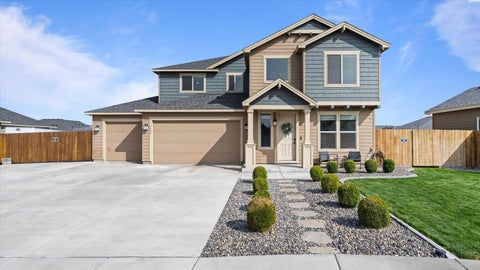 Photo of 3817 Des Moines Ln, Pasco, WA 99301 (MLS # 296372)