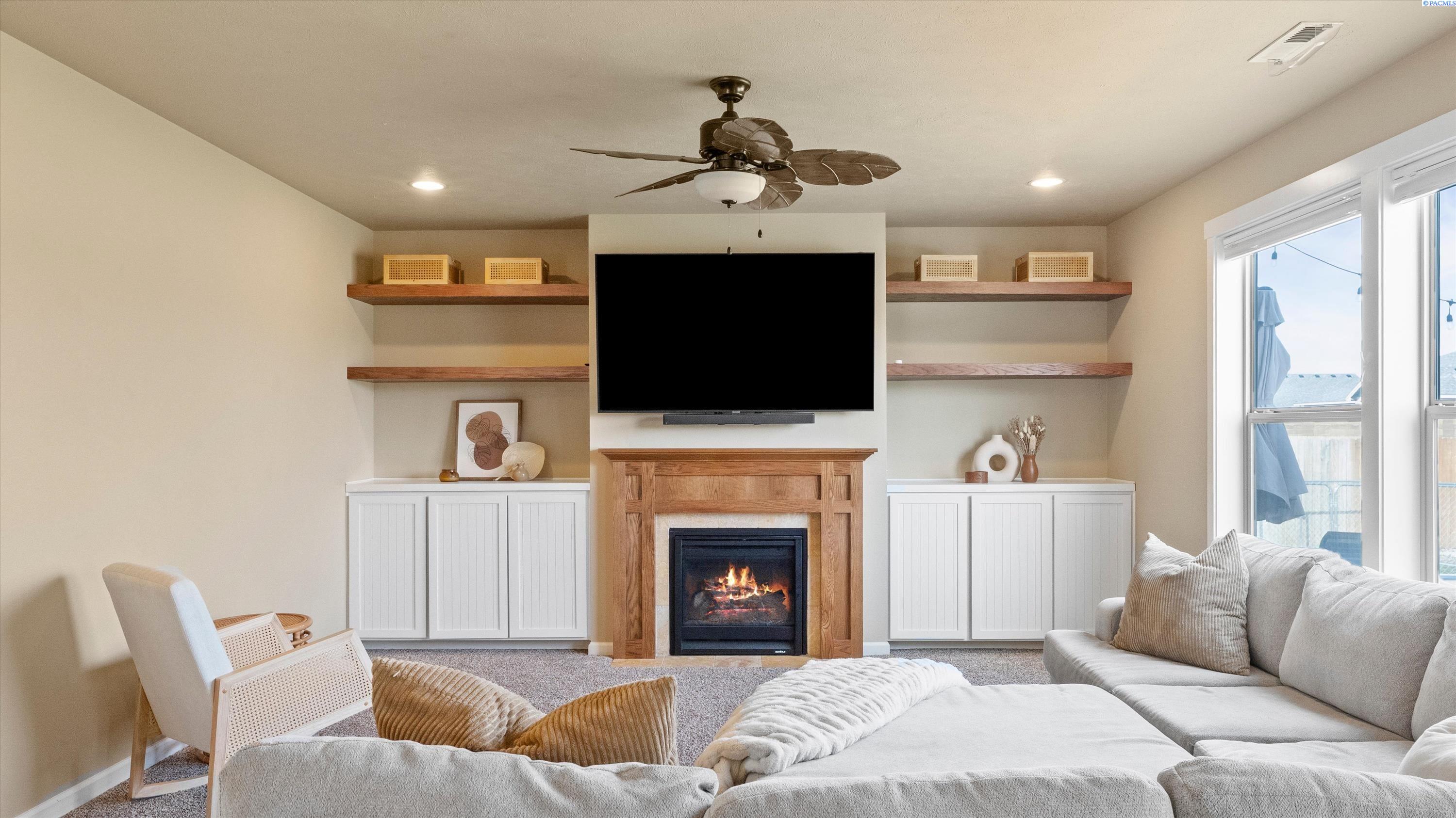 IDX 2 3817 Des Moines Ln