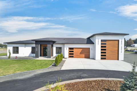 Photo of 194010 27th Ave, Kennewick, WA 99337 (MLS # 295715)