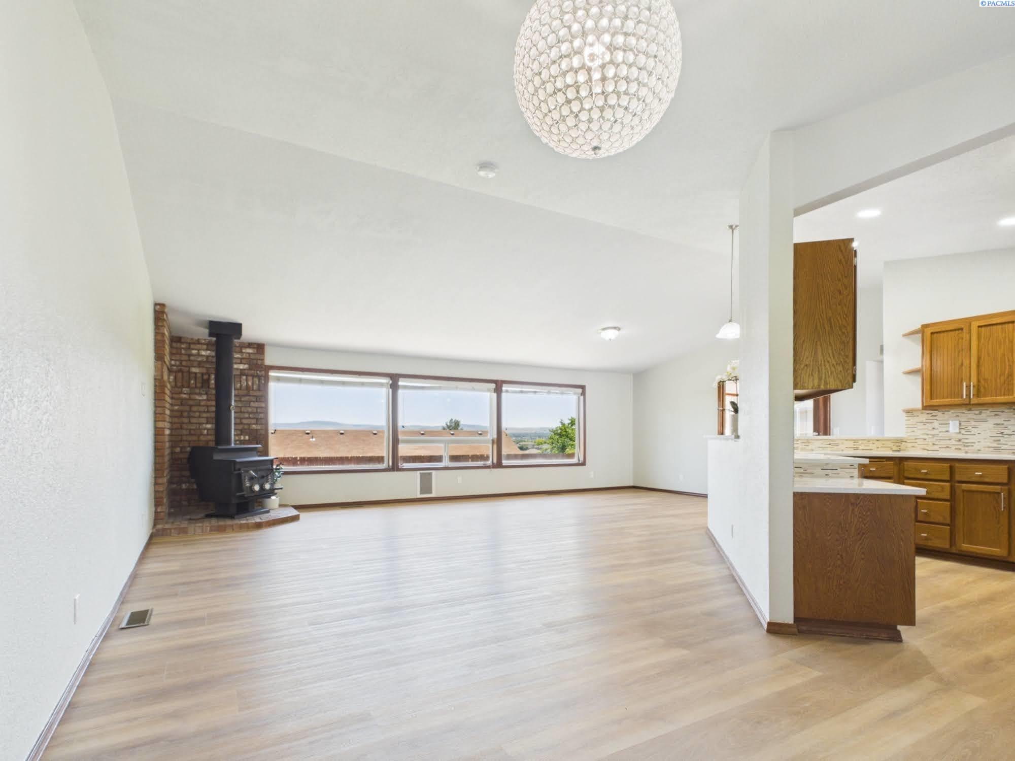 IDX 4 4710 Desert Plateau Drive