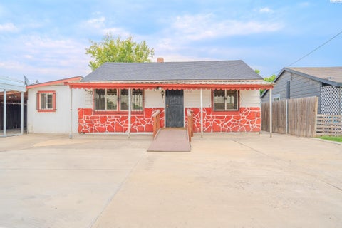 Photo of 1502 Sunnyside Mabton Rd, Sunnyside, WA 98944 (MLS # 295996)