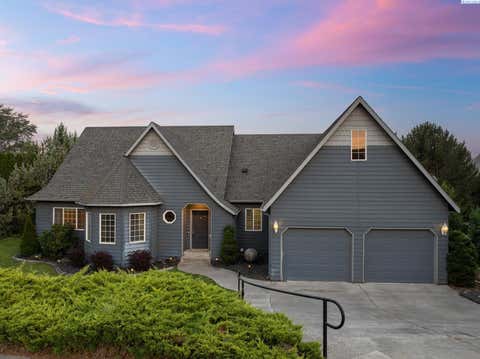 Photo of 4010 Meadow Beauty Dr, Pasco, WA 99301 (MLS # 295655)