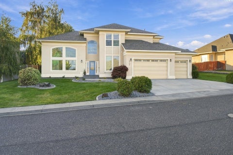 Photo of 4102 W 34th Ave, Kennewick, WA 99337 (MLS # 297213)