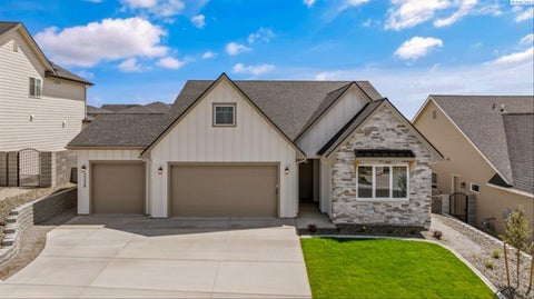 Photo of 2338 Waterhill Ave, Richland, WA 99352 (MLS # 291999)