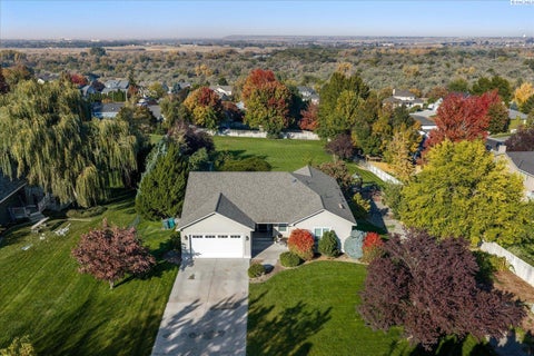 Photo of 210 Windwood Ln, Richland, WA 99352 (MLS # 297263)