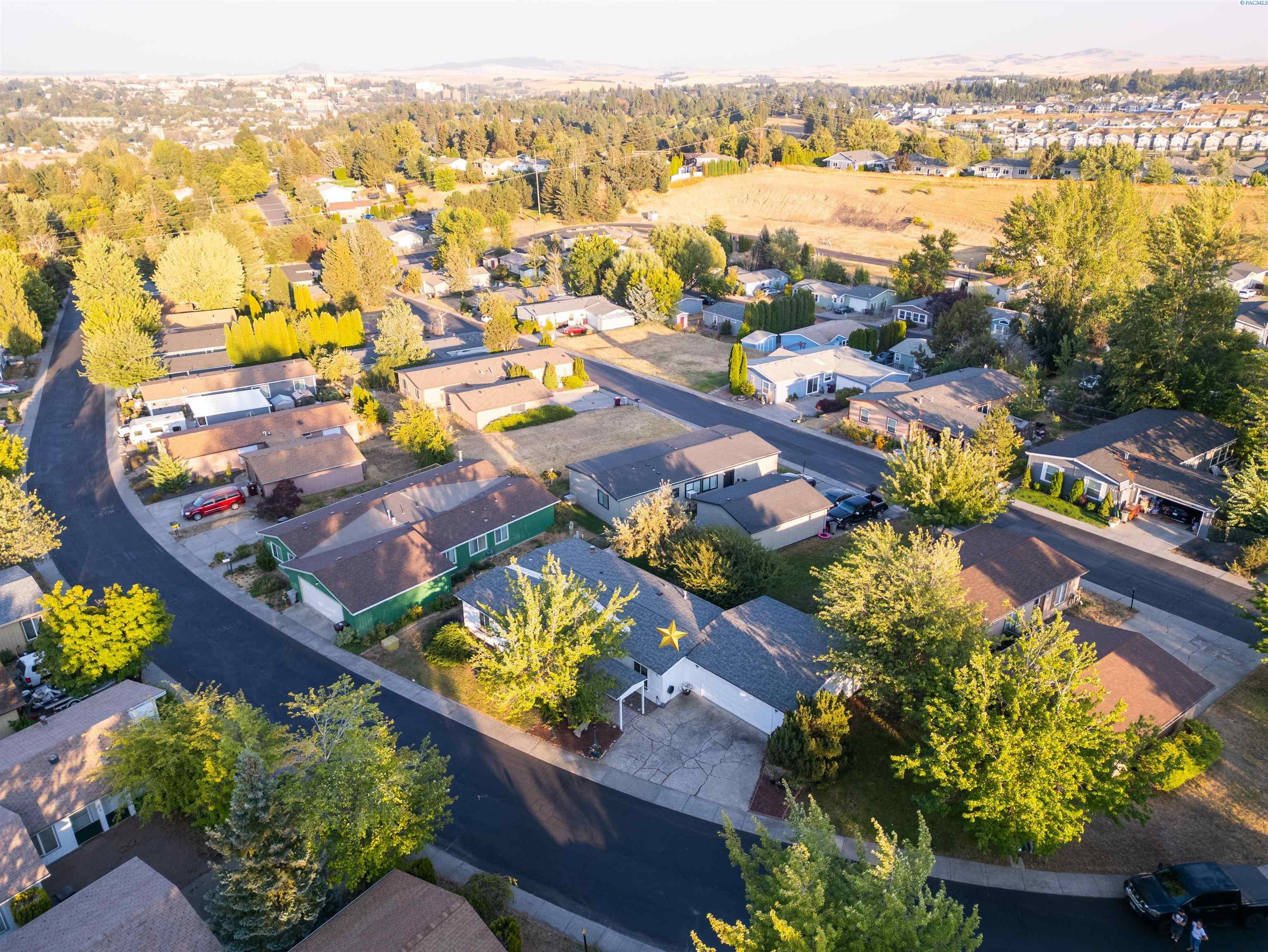 101 NW Lancer Ln