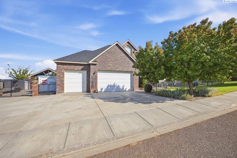 Photo of 4607 Adobe Dr, Pasco, WA 99301 (MLS # 296590)