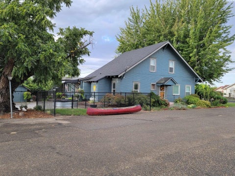 Photo of 1971 Grandridge Rd, Grandview, WA 98930 (MLS # 296180)