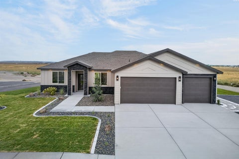 Photo of 5519 Redtail Dr, Pasco, WA 99301 (MLS # 296408)