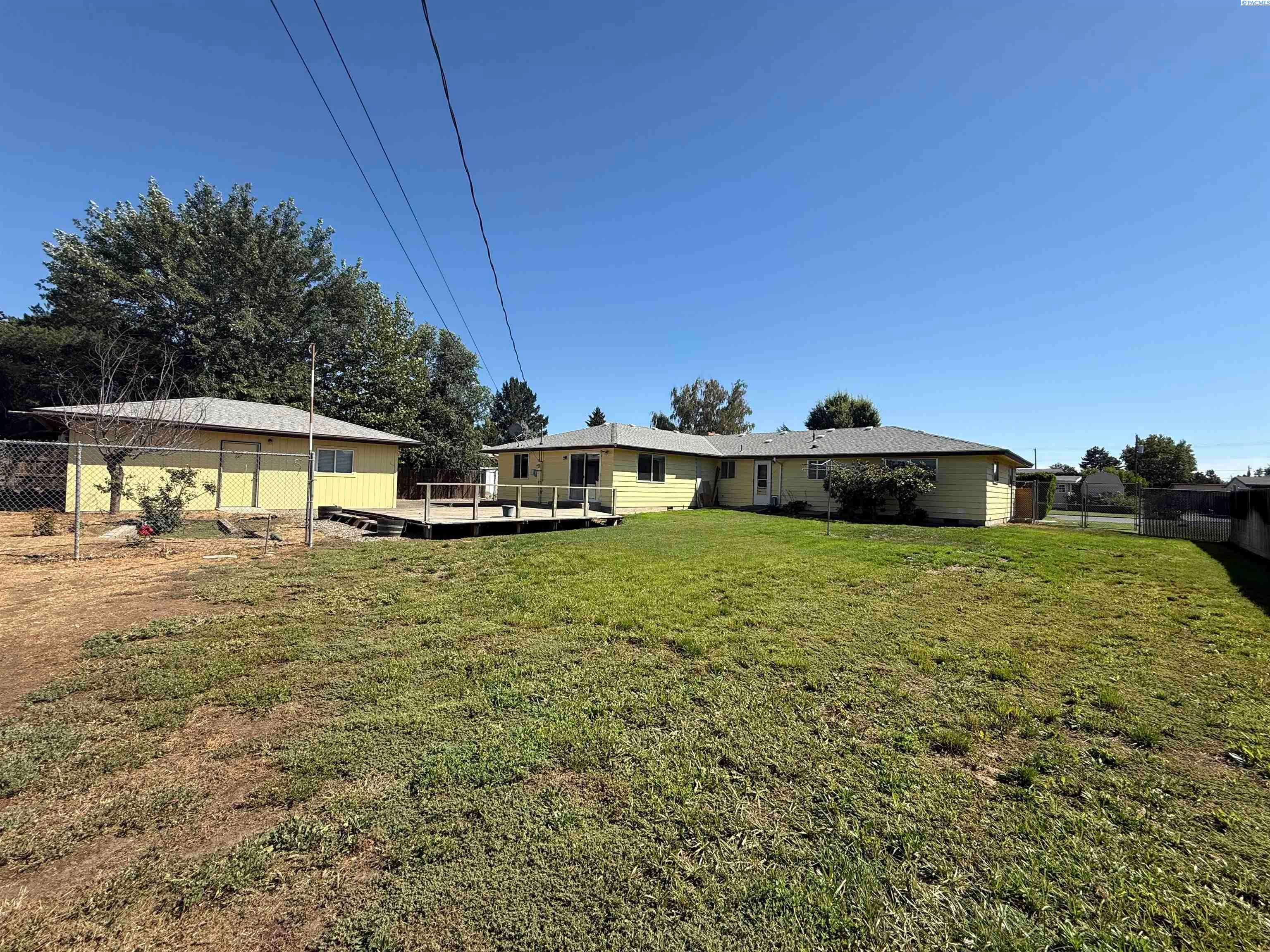 IDX 1 3903 W Nixon St