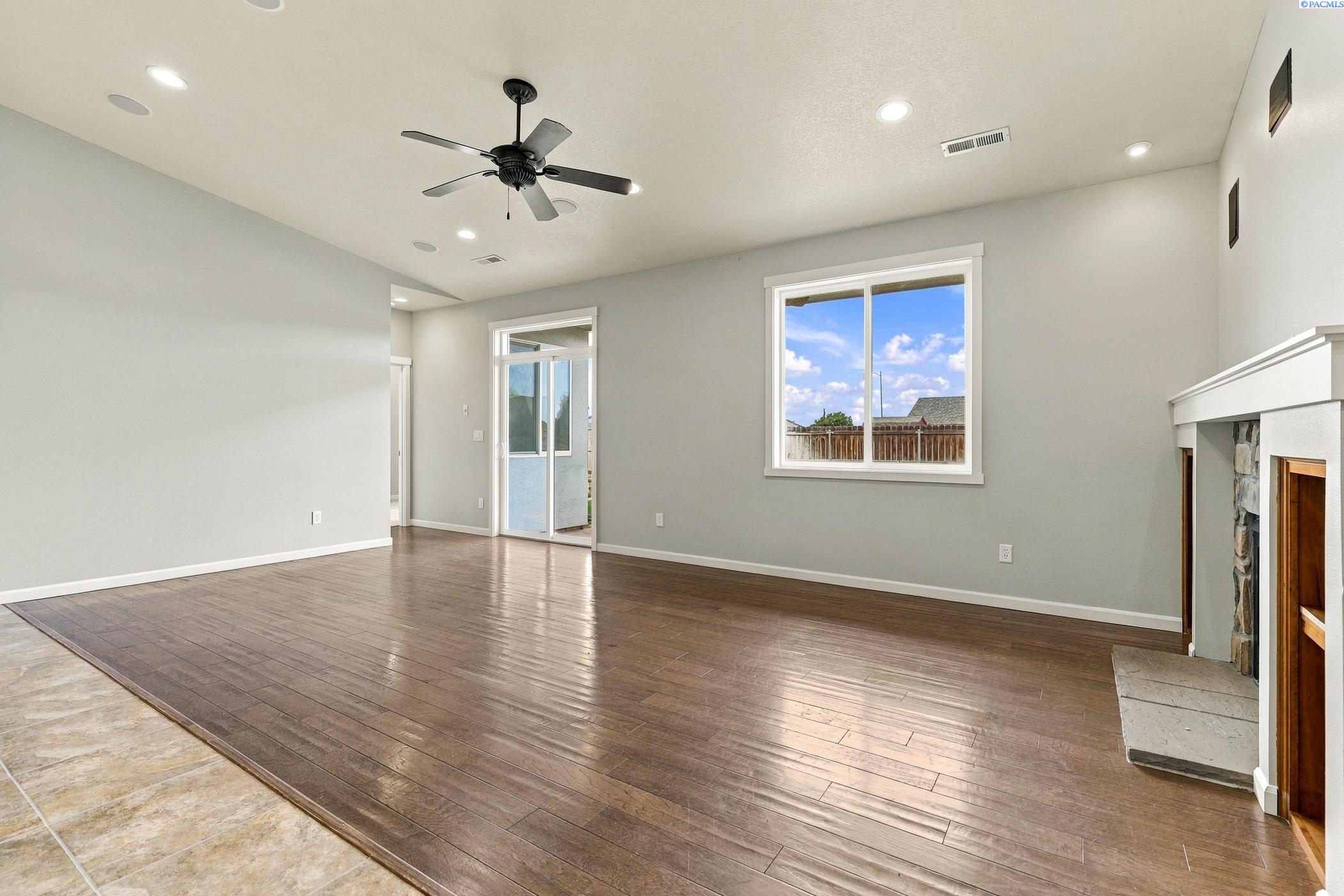 IDX 4 5122 reagan way