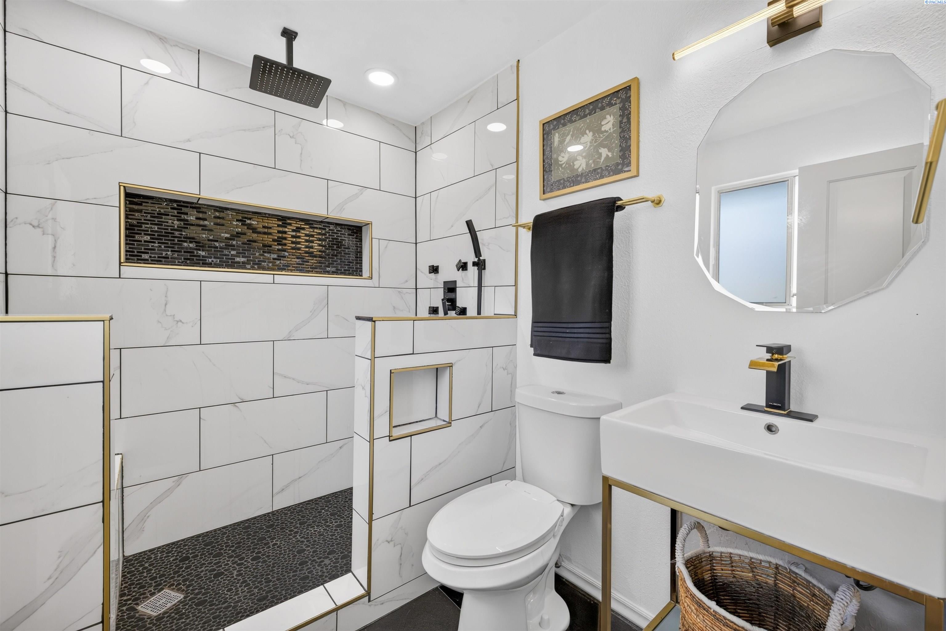 3613 W Havstad