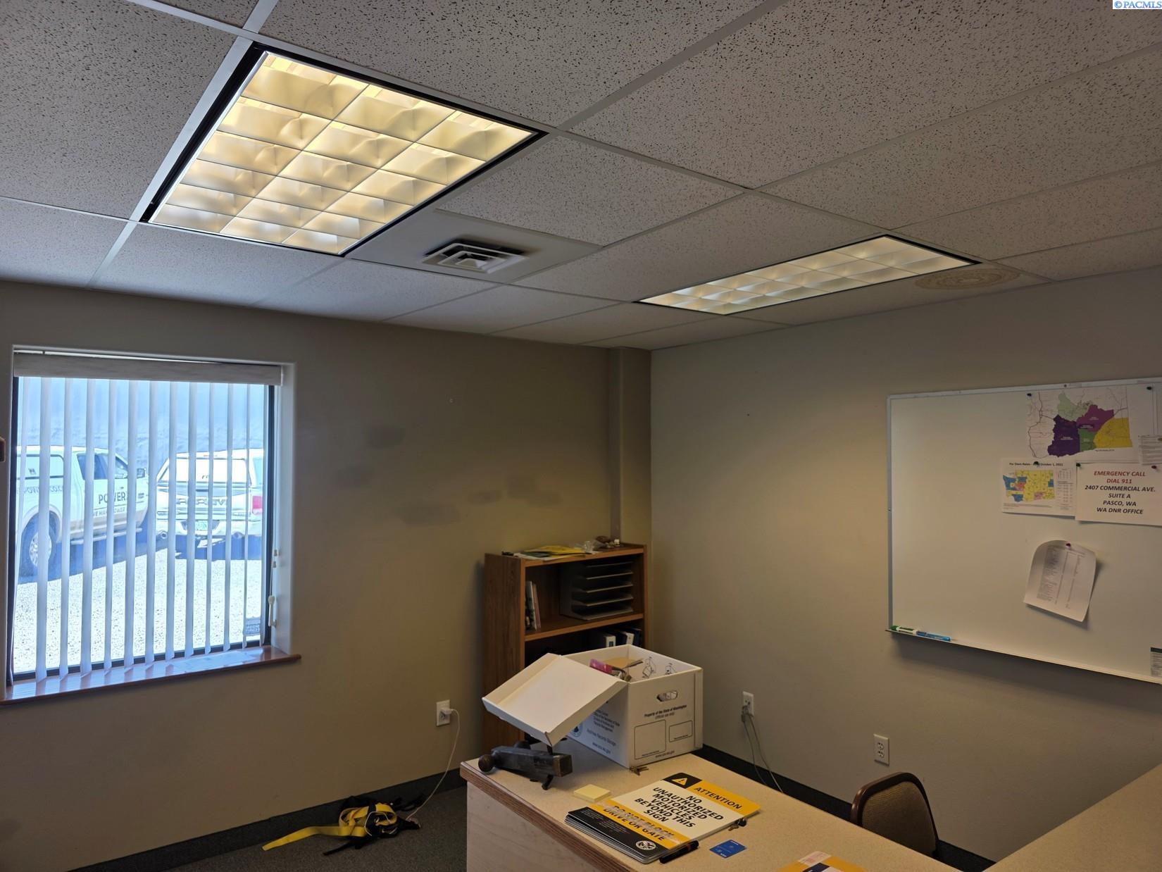 IDX 4 2407 N Commercial Ave. A+C