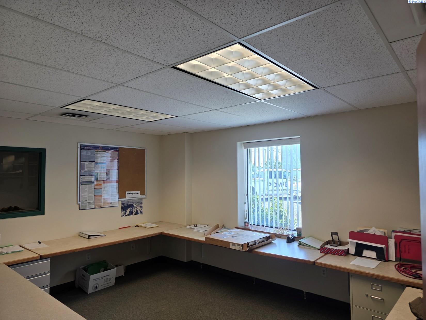 IDX 3 2407 N Commercial Ave. A+C