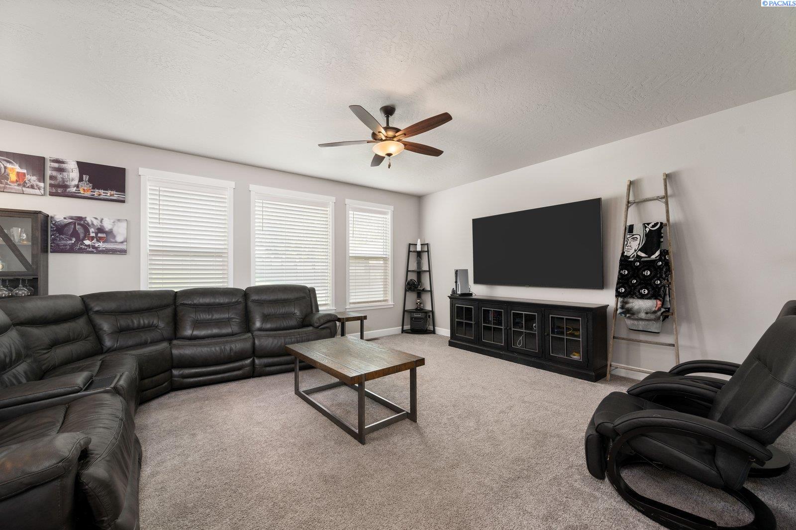 IDX 2 3211 Indigo Lane