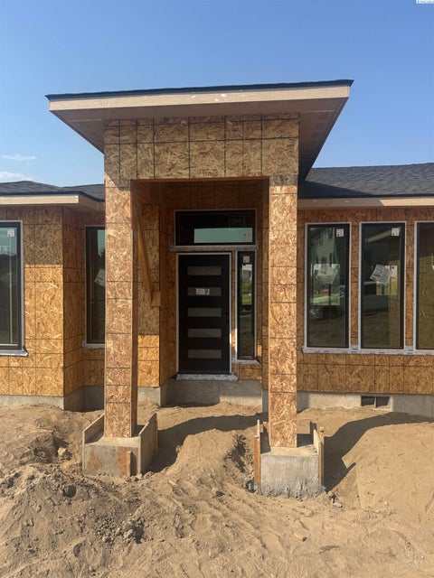 Photo of 1312 W Pax Ct, Sunnyside, WA 98944 (MLS # 296174)