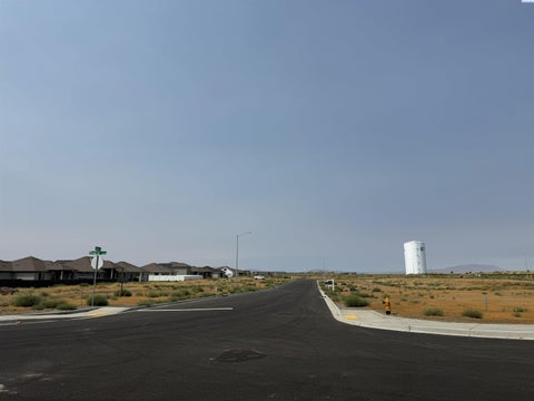 Photo of 23 Seven Sisters PH3, Pasco, WA 99301 (MLS # 296560)
