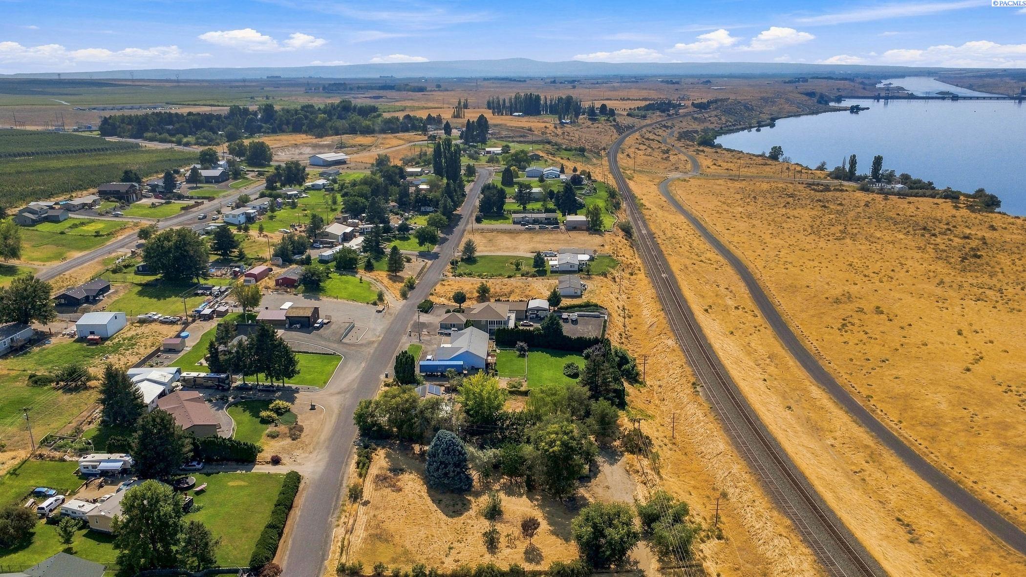 IDX 3 227 LAKEVIEW DR