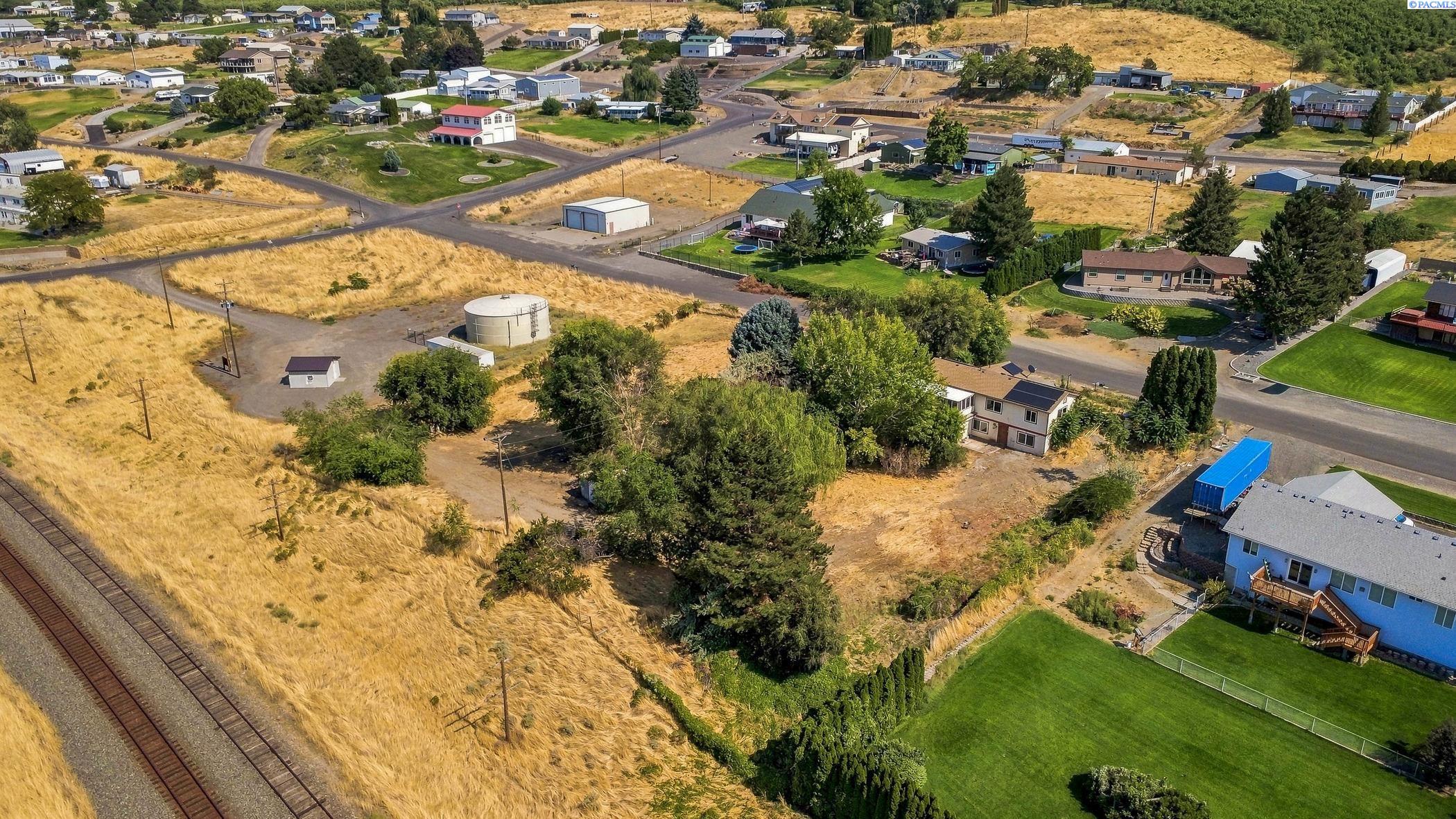 IDX 4 227 LAKEVIEW DR